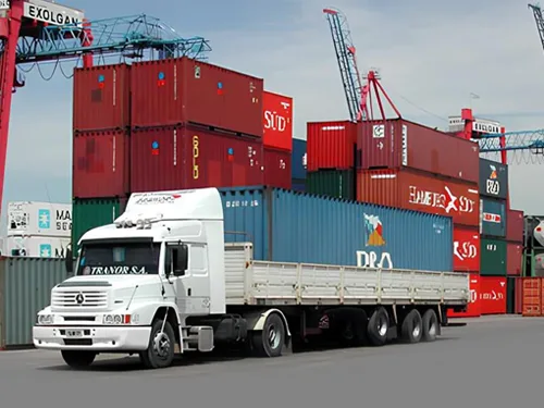 Transporte en sus distintas dimensiones, de exportación e importación, con semis porta-contenedores